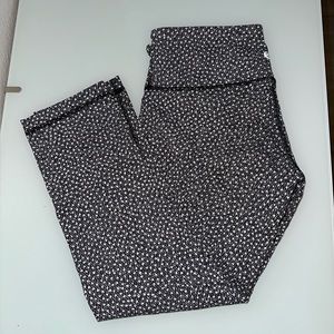 Lululemon Athletica 3/4 Leggings - Size 4